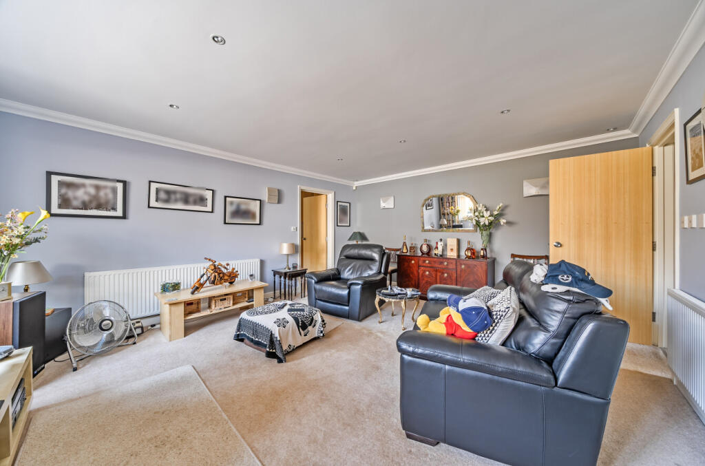 1344988-16-68b244...