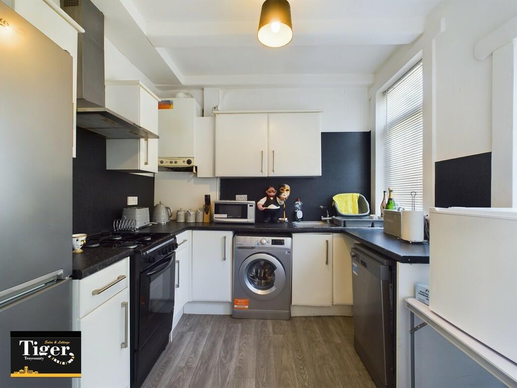 CAM02176G0-PR0311...