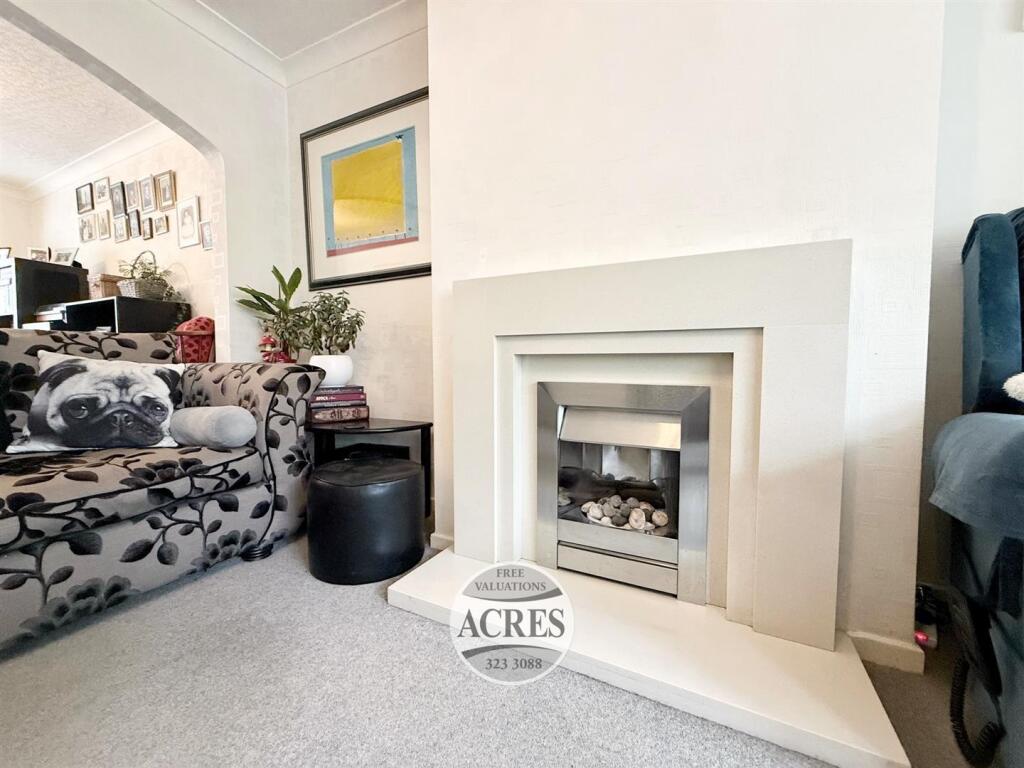 IMG_7012 (Large).jpg