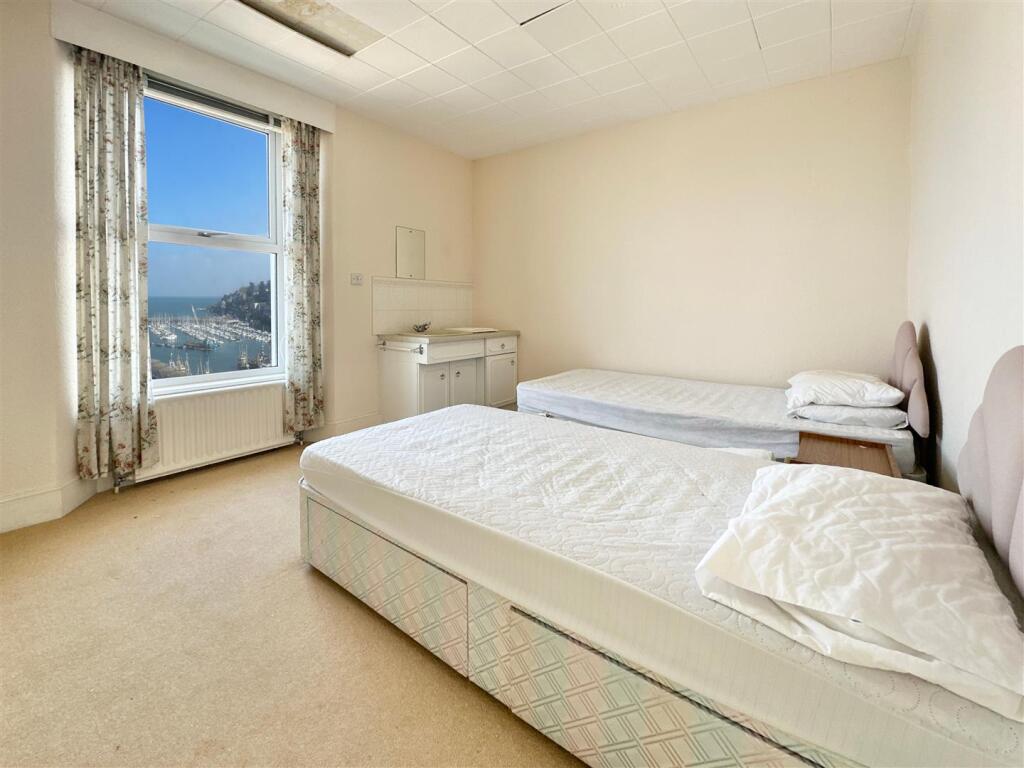 Torbay House Bed 2.JPG