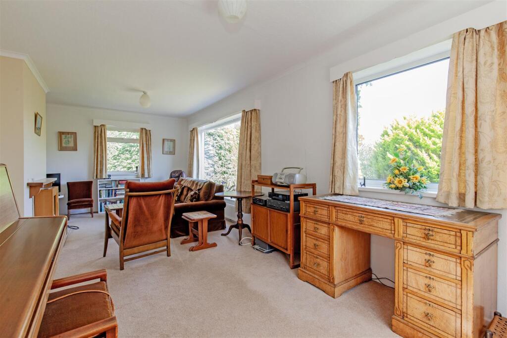 Reception Room-3.jpg