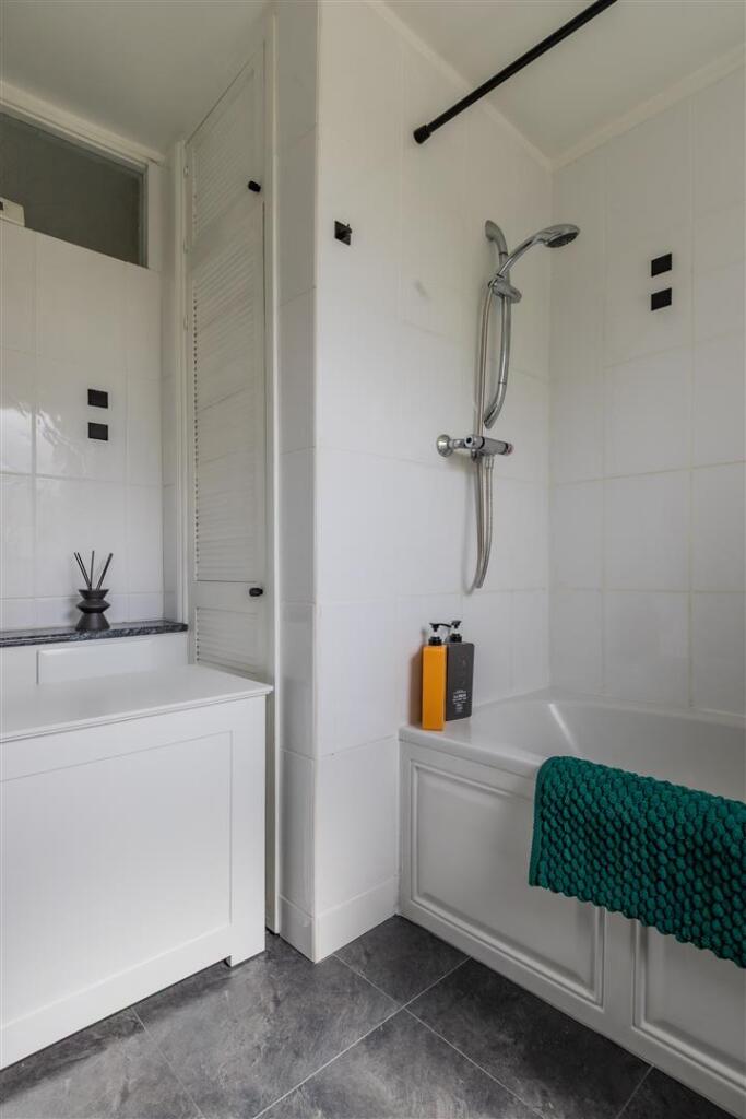 Ambleside Avenue 7-15.jpg