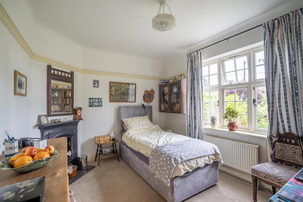 DINING ROOM / BEDROOM