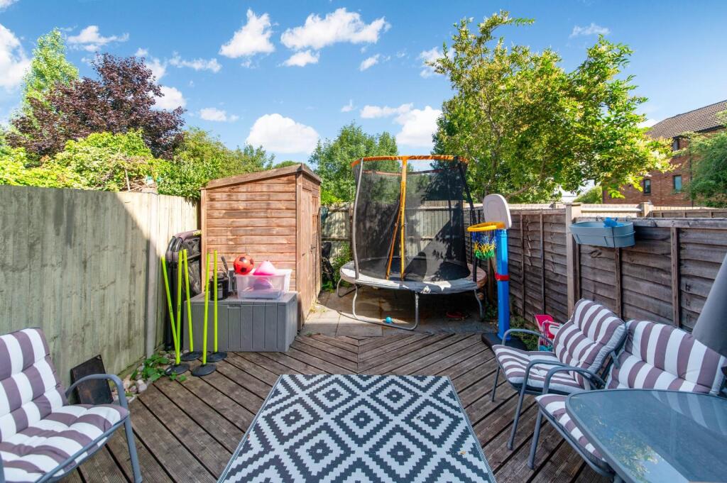 FARRIERS CLOSE,15-27.jpg