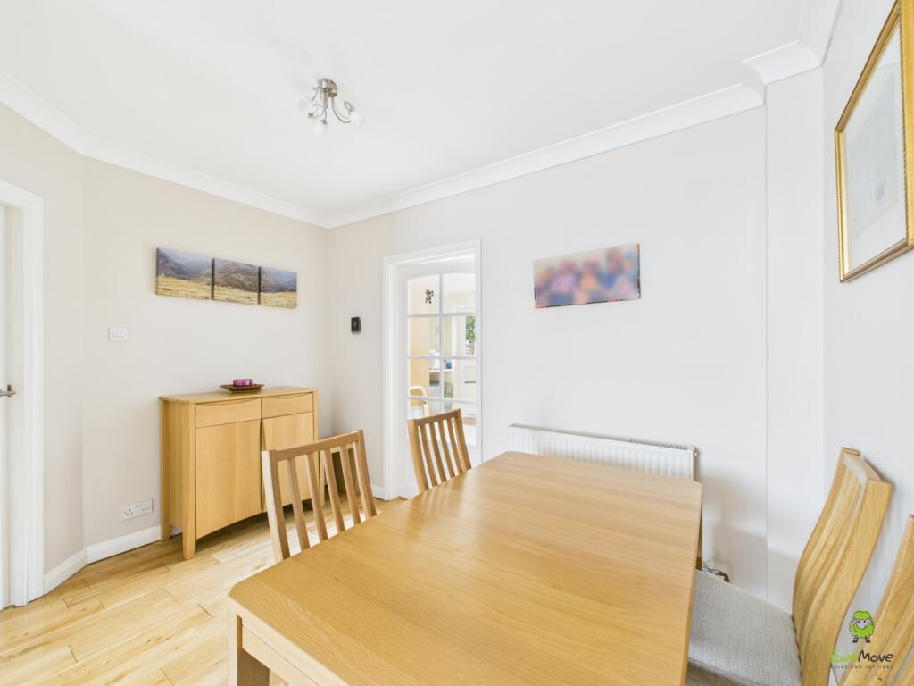 CAM03779G0-PR0305-STILL004