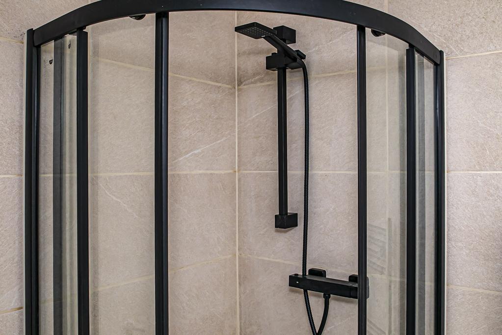 ENSUITE 4 DETAIL