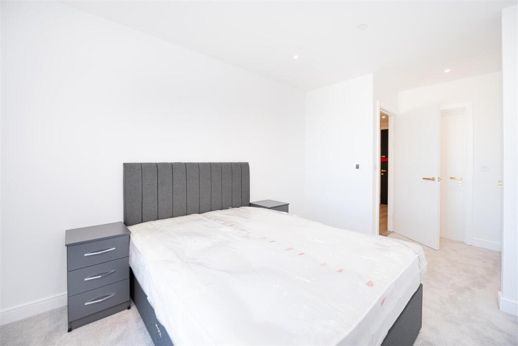 Bedroom .jpg