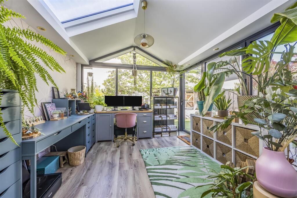 24 Angus Way, Waterlooville-PorticoMarketing-SoldB