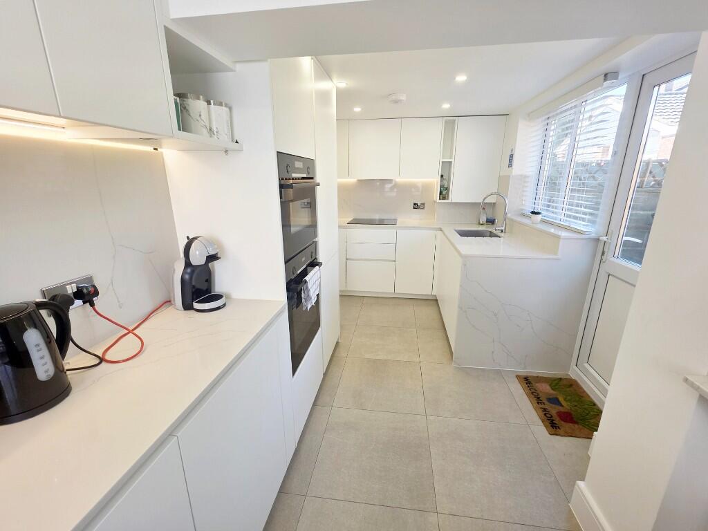 Newly Fitted Kitchen