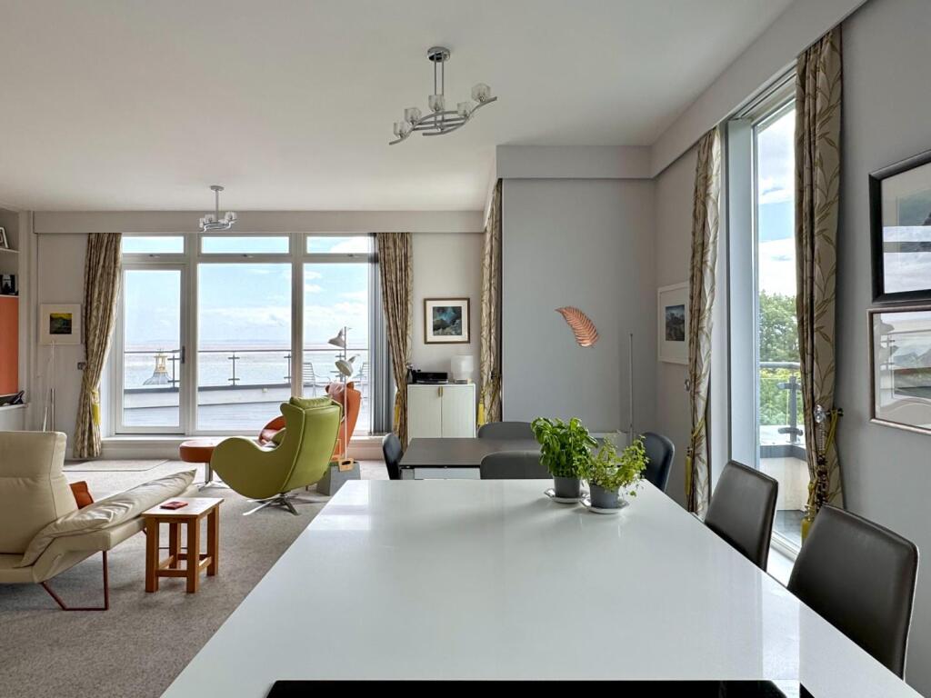 Open Plan Lounge/Dining/Kitchen