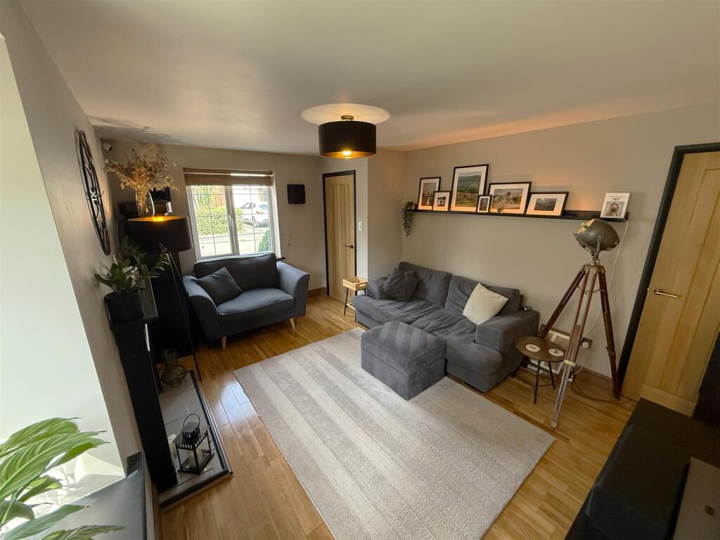 Living B.JPG