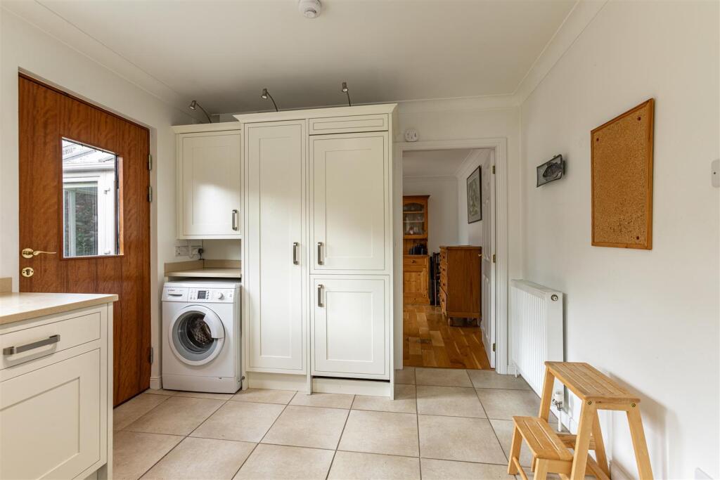 2 Waverley Gardens Darnick 18.JPG