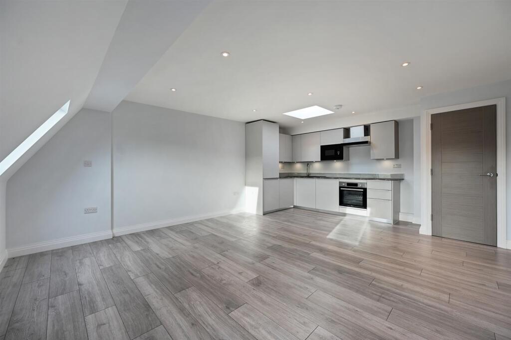 Lounge to Kitchen