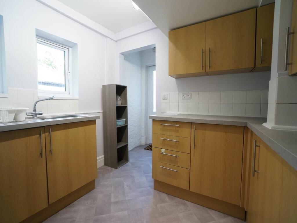 96FarrarRoad_Kitchen1.1.JPG