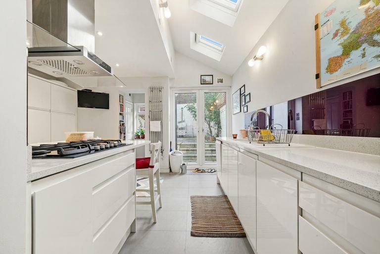 KITCHENONGAR.jpg