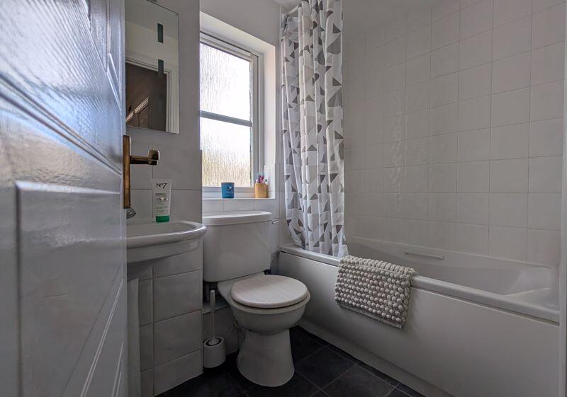 MAIN BATHROOM