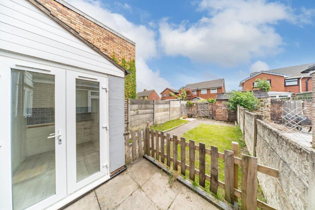 38 st james road garden.jpg