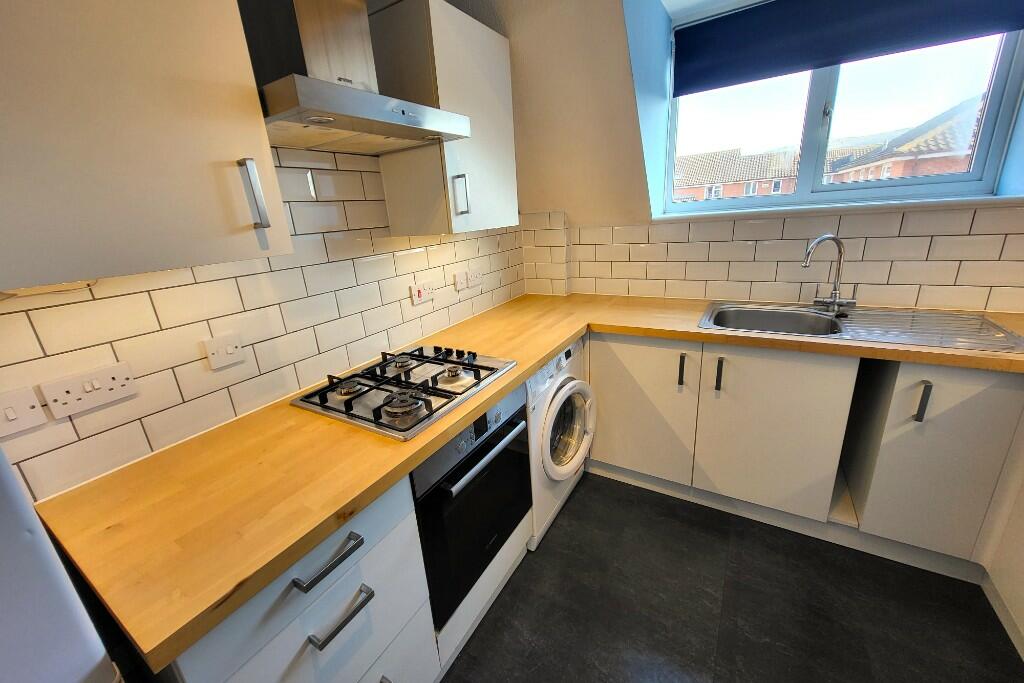 Kitchen (2) 