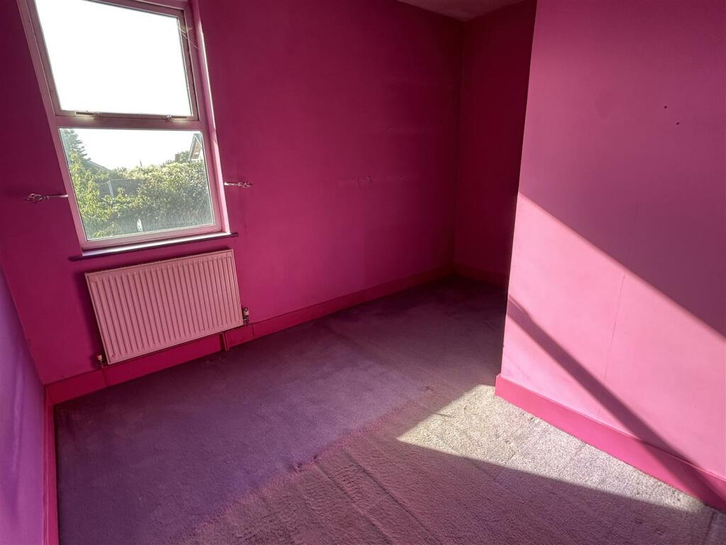 L shaped bedroom Three