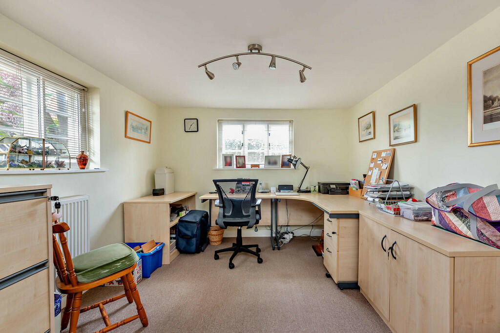 8619757-interior0...