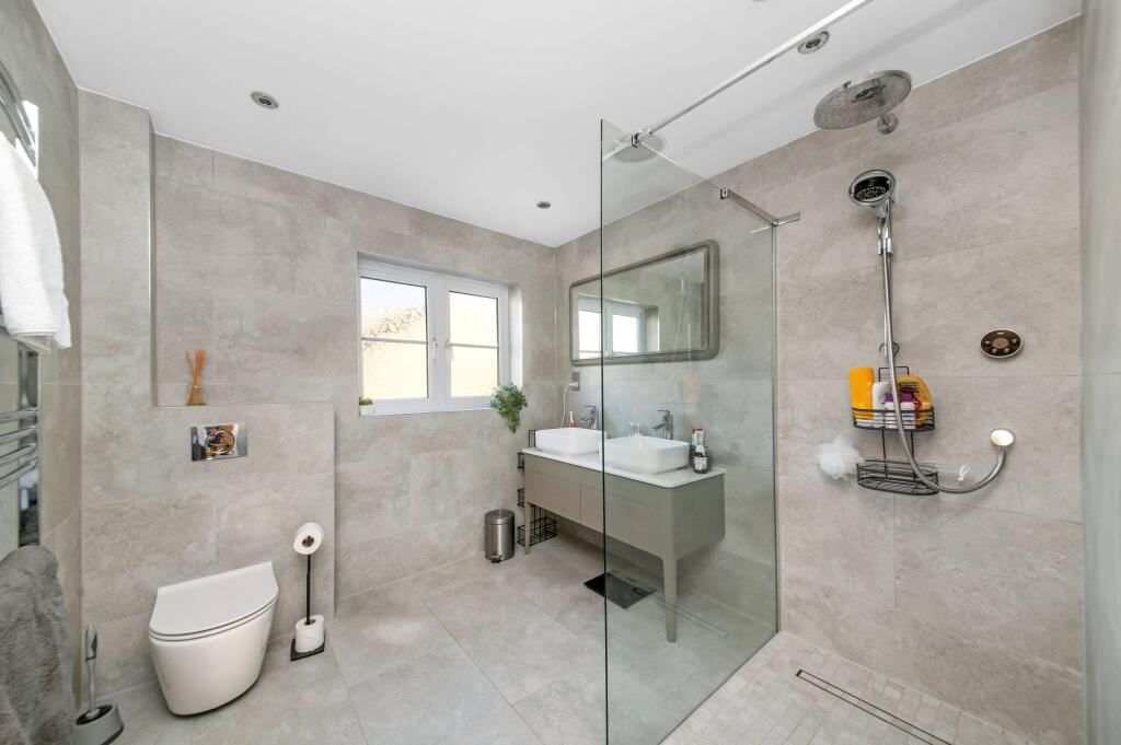 BEDROOM ONE EN-SUITE WET ROOM