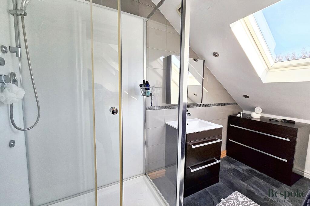 En-suite to bedroom Six