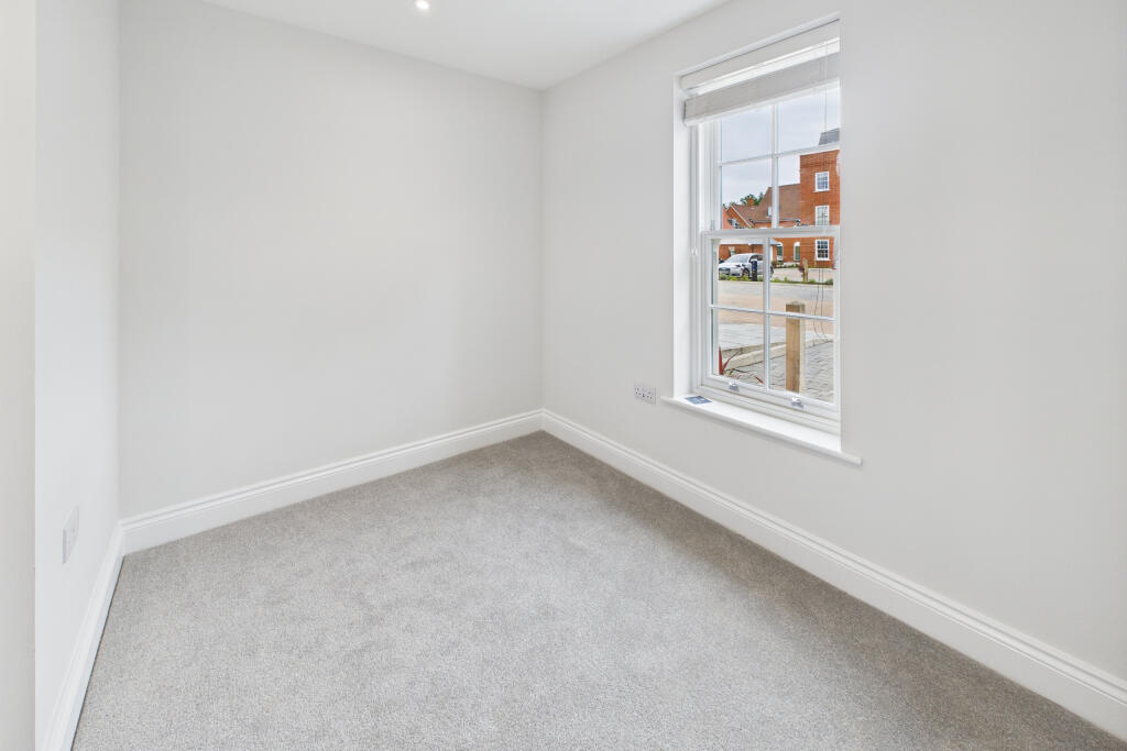 CAM05449G0-PR0004-STILL005