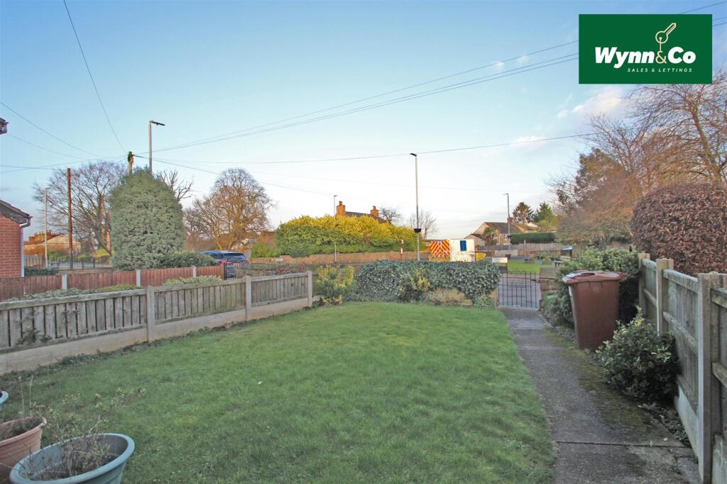 FRONT GARDEN NEW.jpg