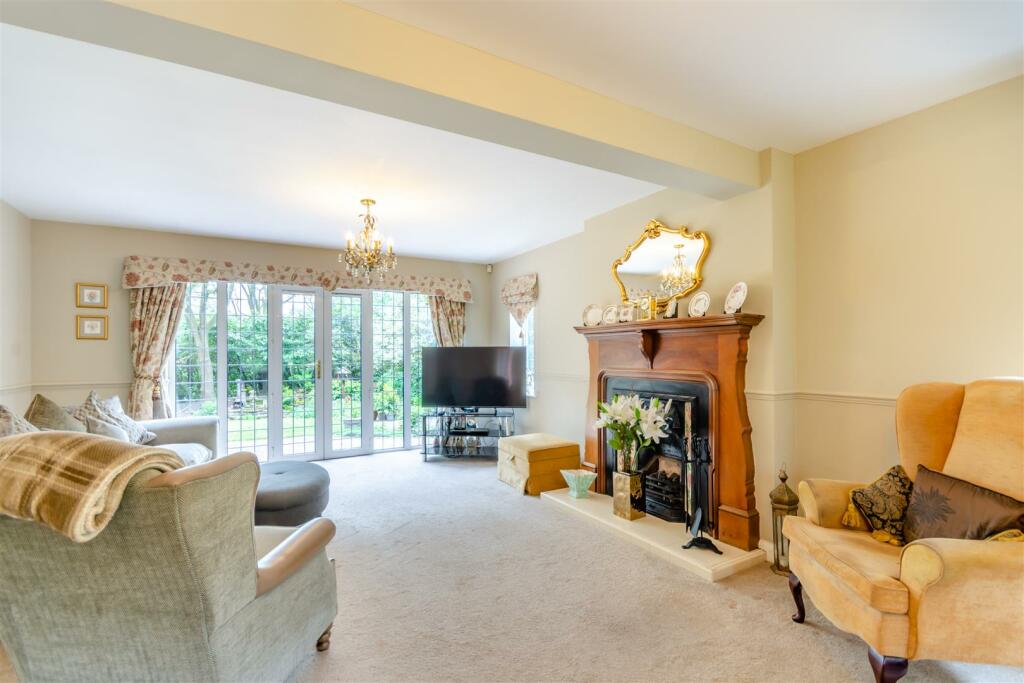 8550825-interior01.jpg