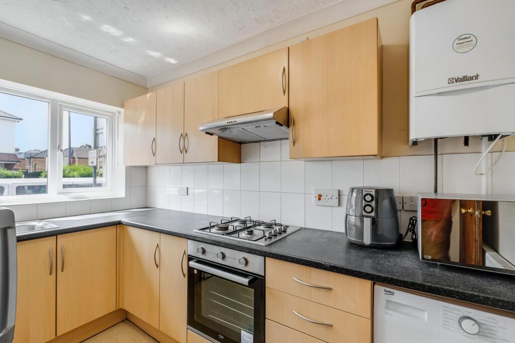 76 Cardigan Road, Bournemouth BH9 1BG