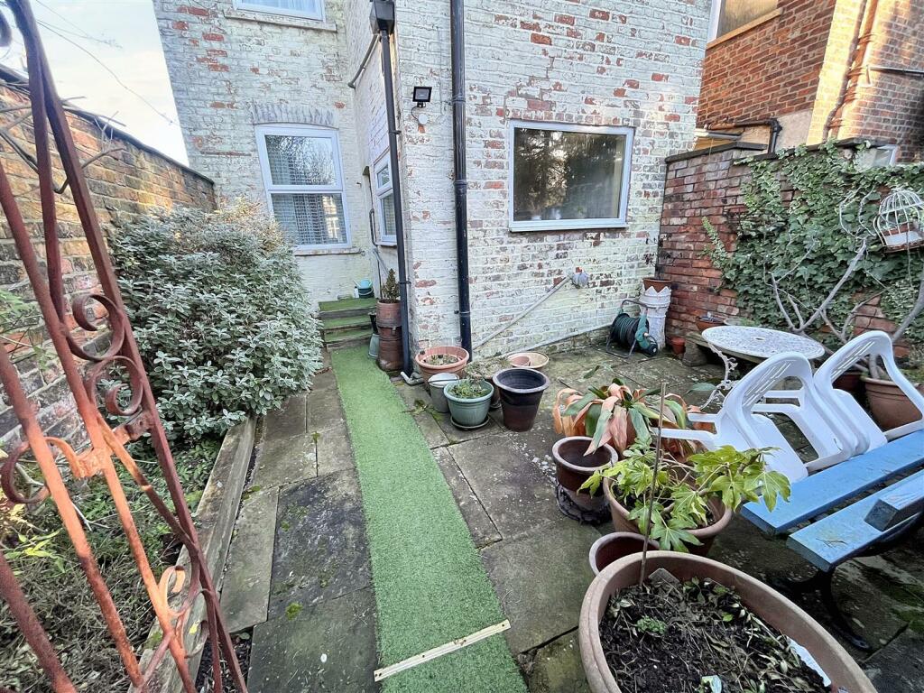 Gardens Aspect 3