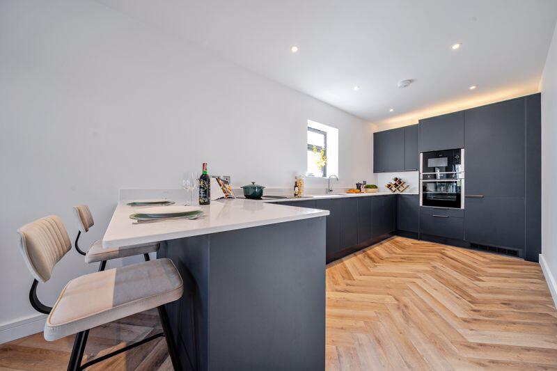 Kitchen/ Dining Area