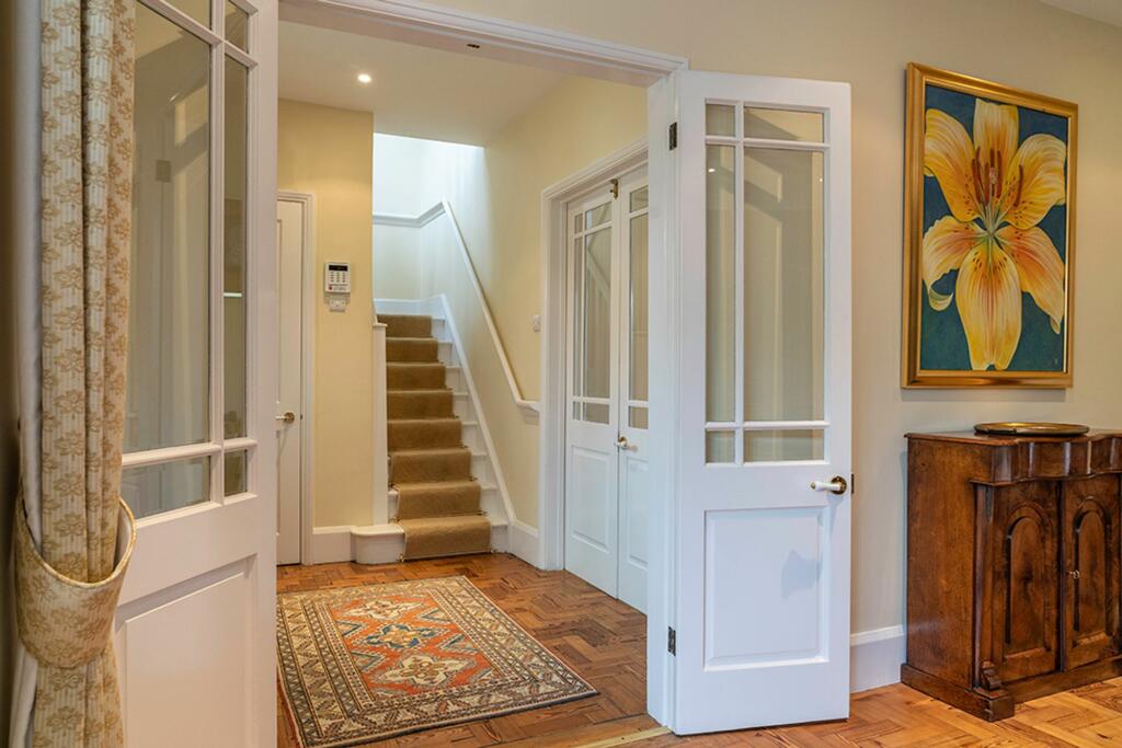 Lounge to Hallway