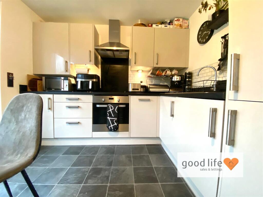 20250127_122656719_iOS21burcombeclose.jpg