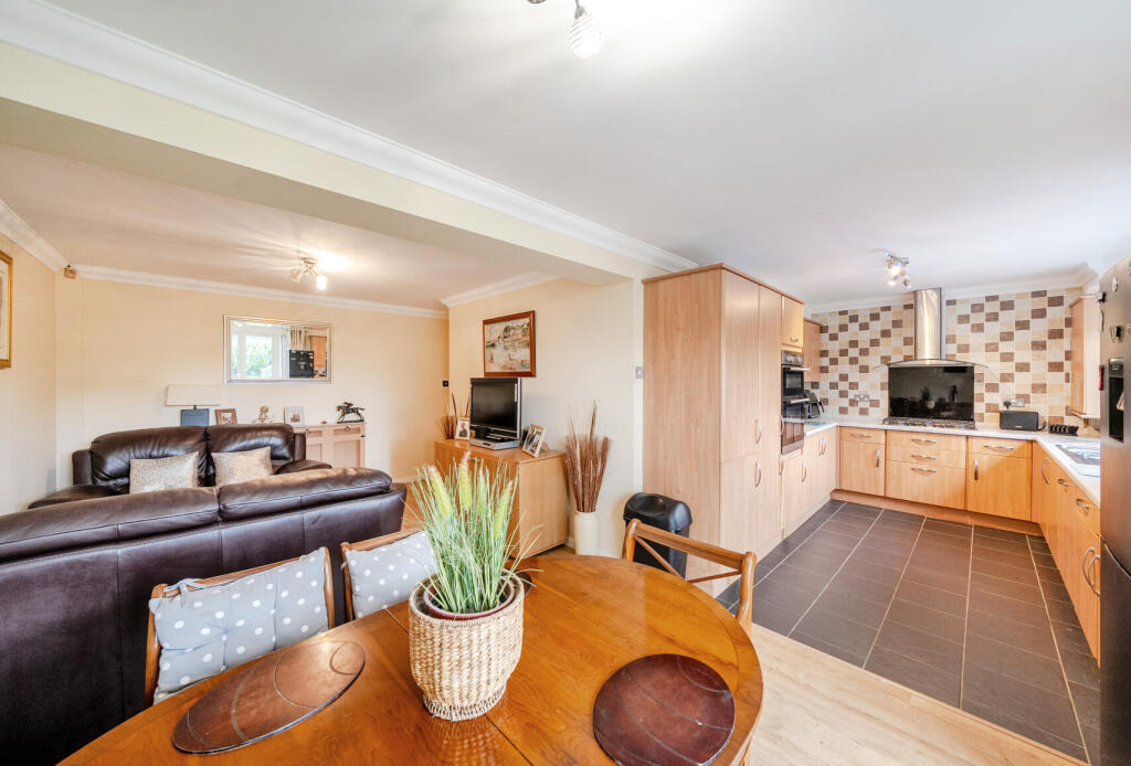 Kitchen/Diner/Living