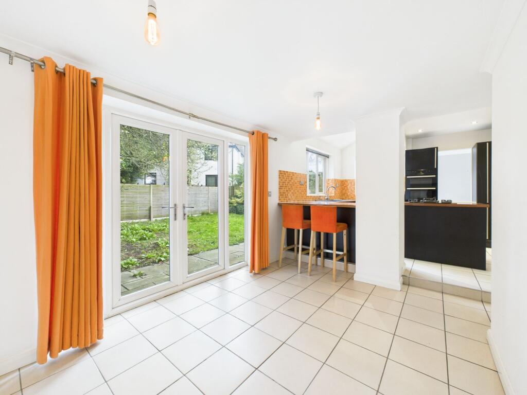 Dining Area (Kitchen)