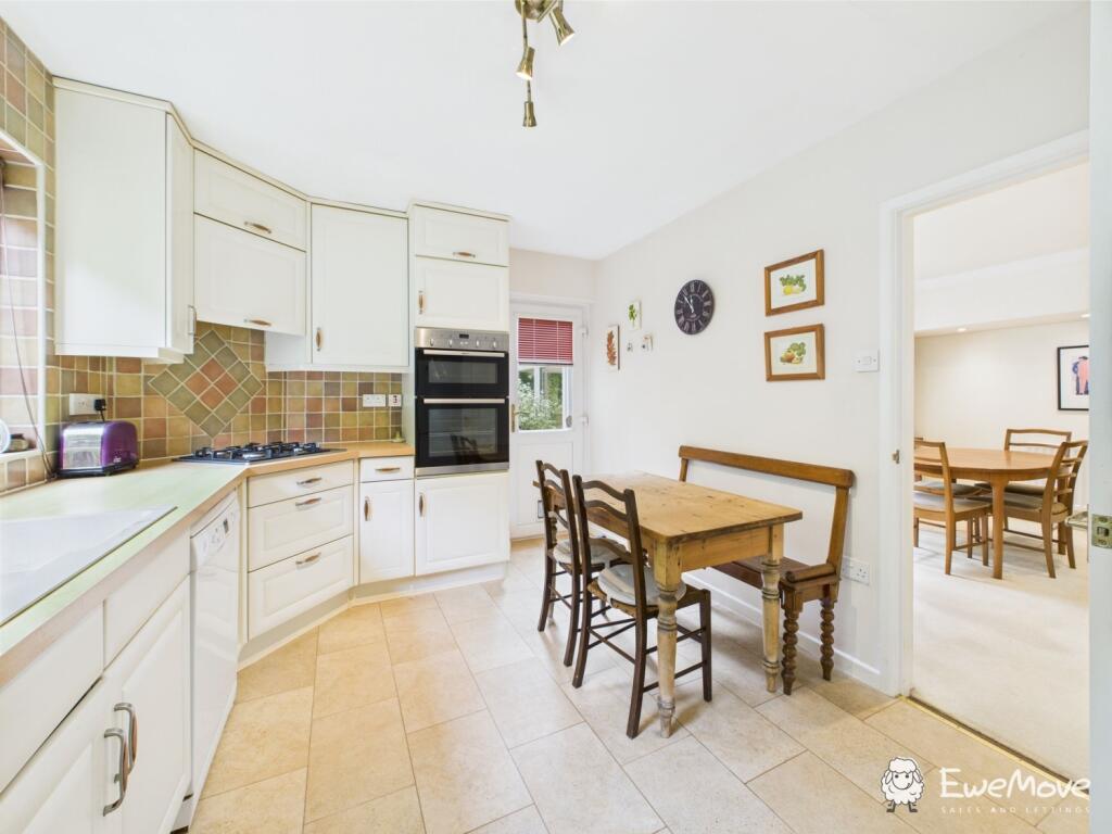 CAM02877G0-PR0069-STILL018