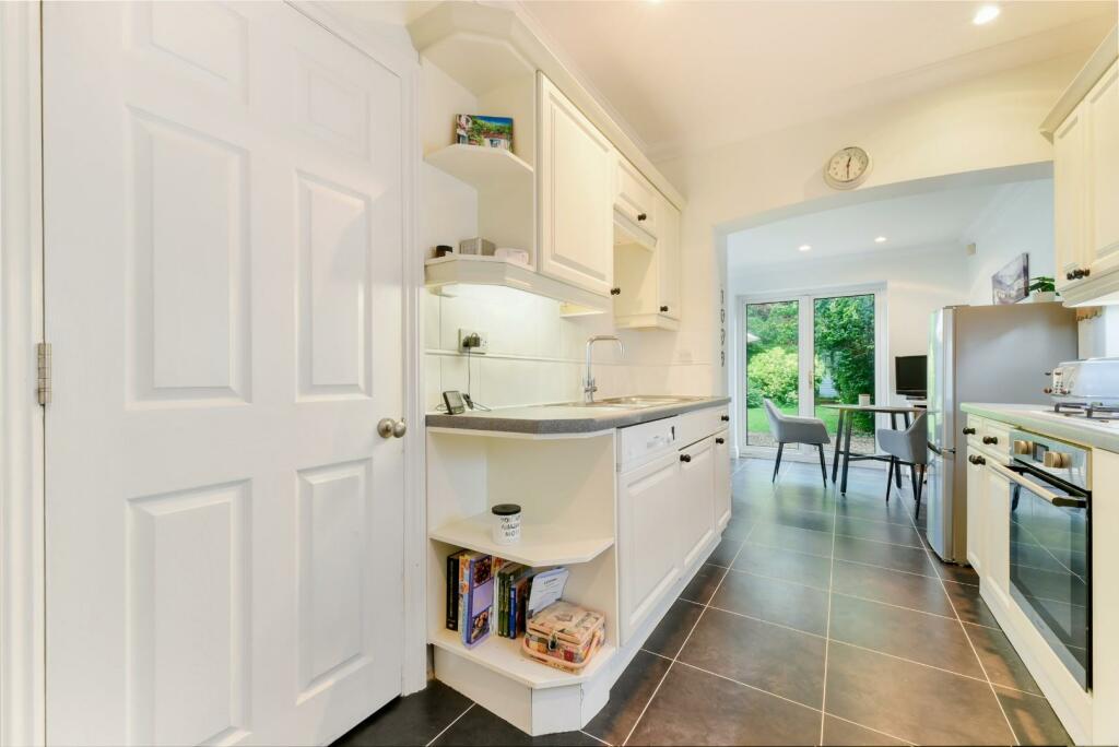 ASHURST ROAD,  (10).jpg