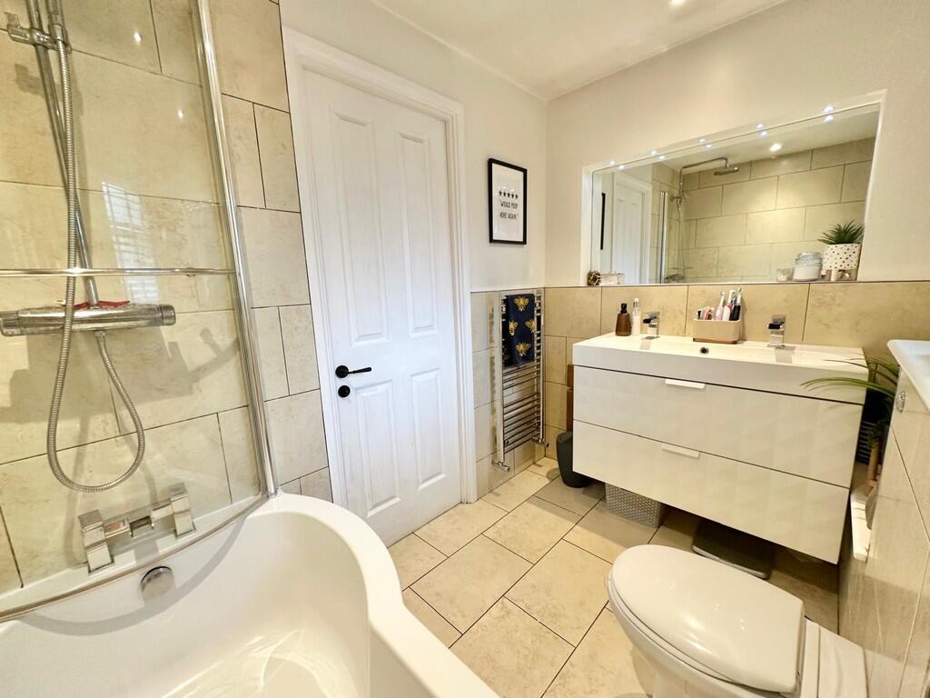 IMG-20251007-WA00...