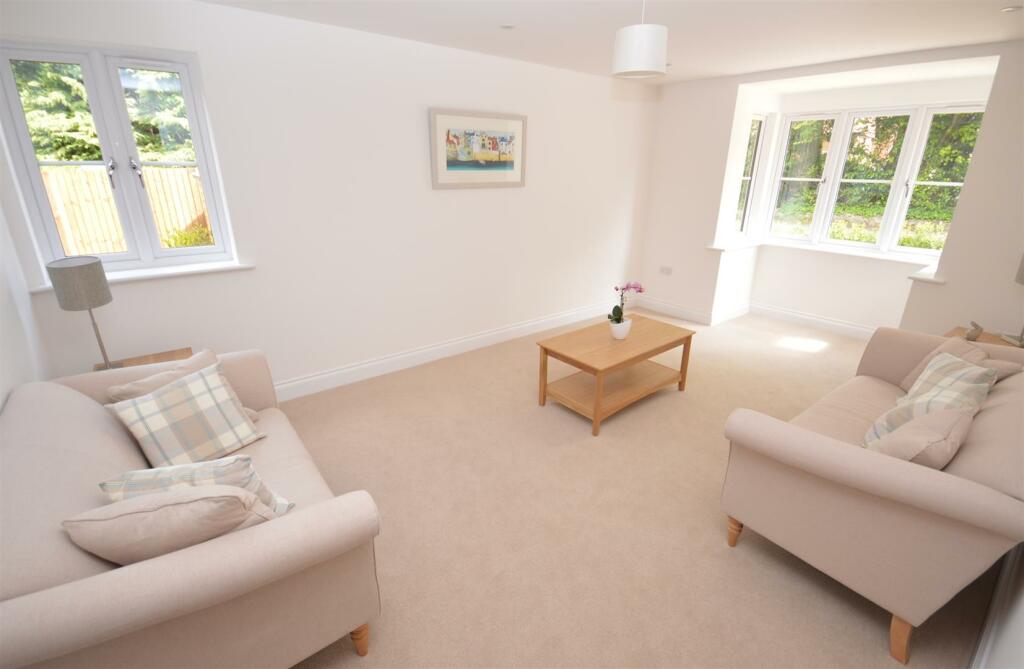 38 Midhurst Road sitting room.jpg