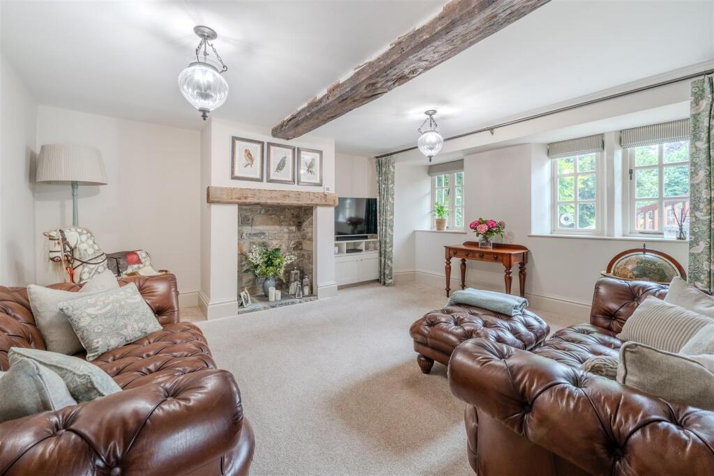 Living Room.jpg