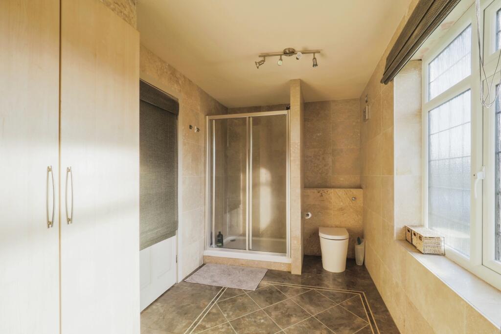 Master En-suite