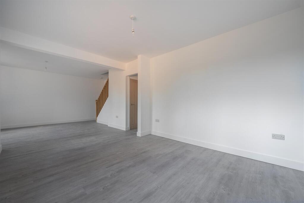 1374791-9-691dc46a290bd-ARW .jpg