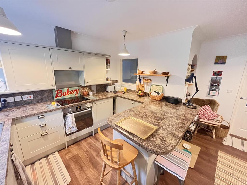 kitchen 1.JPG