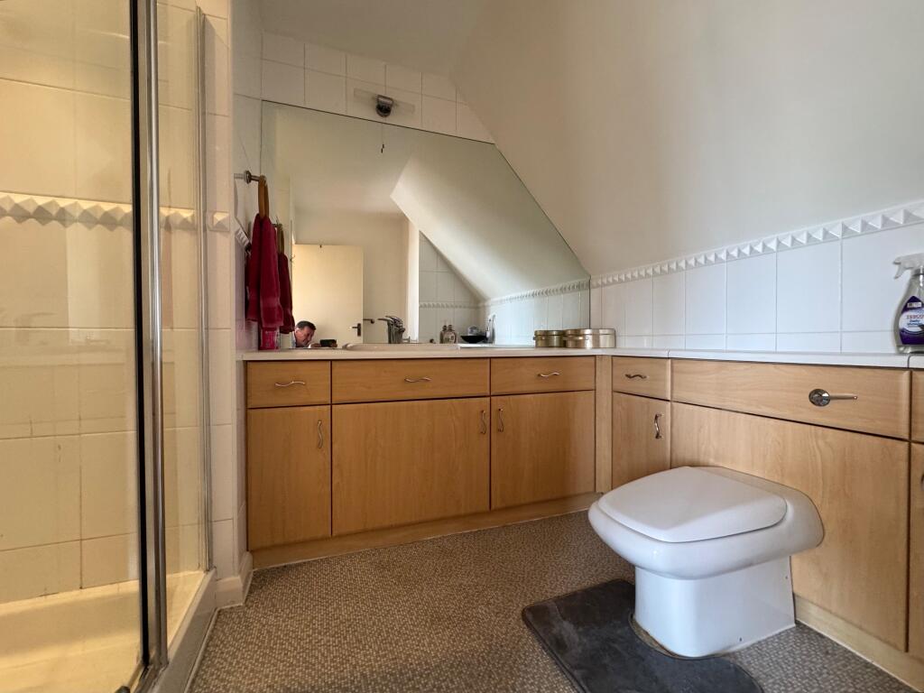 Bedroom 1 - En-suite