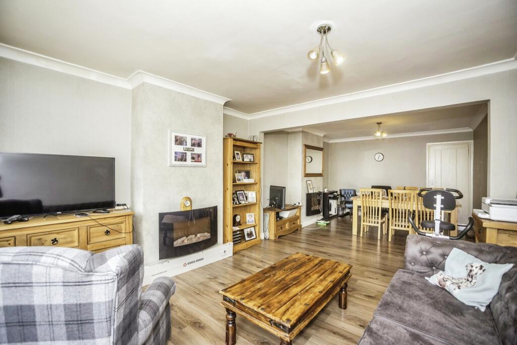 Lounge / Dining Room