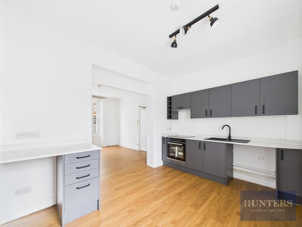 Kitchen / Dining Area