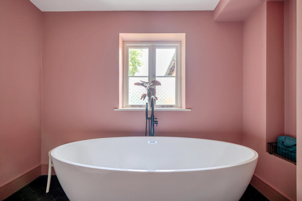 1346586-8-68b8798...