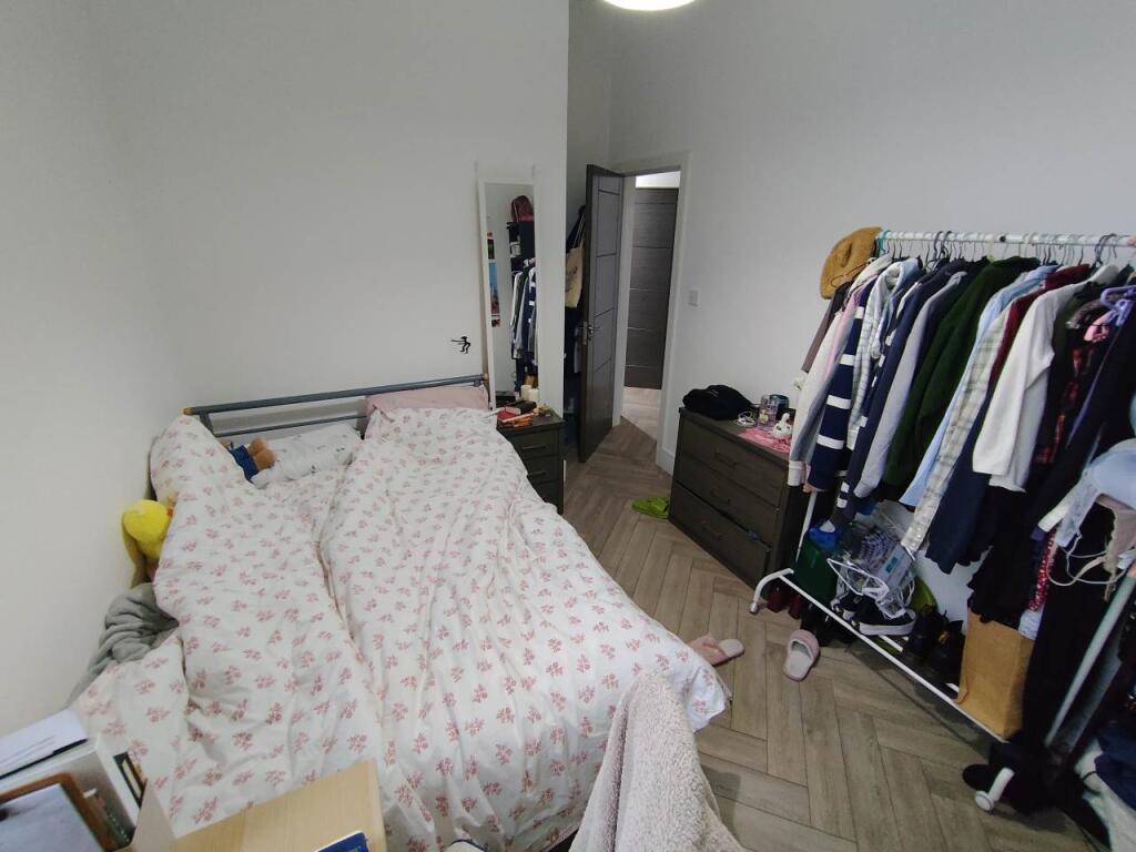 Bedroom 1 (2)