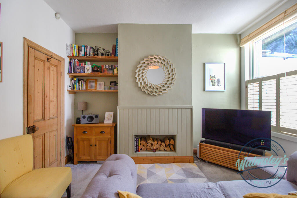 Rear reception detail